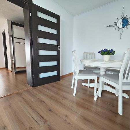 Platinum Apartment - Apartament Cu 3 Camere, 2 Dormitoare, 2 Bai, Bucatarie Complet Utilata, 2 Balcoane Bucharest Luaran gambar