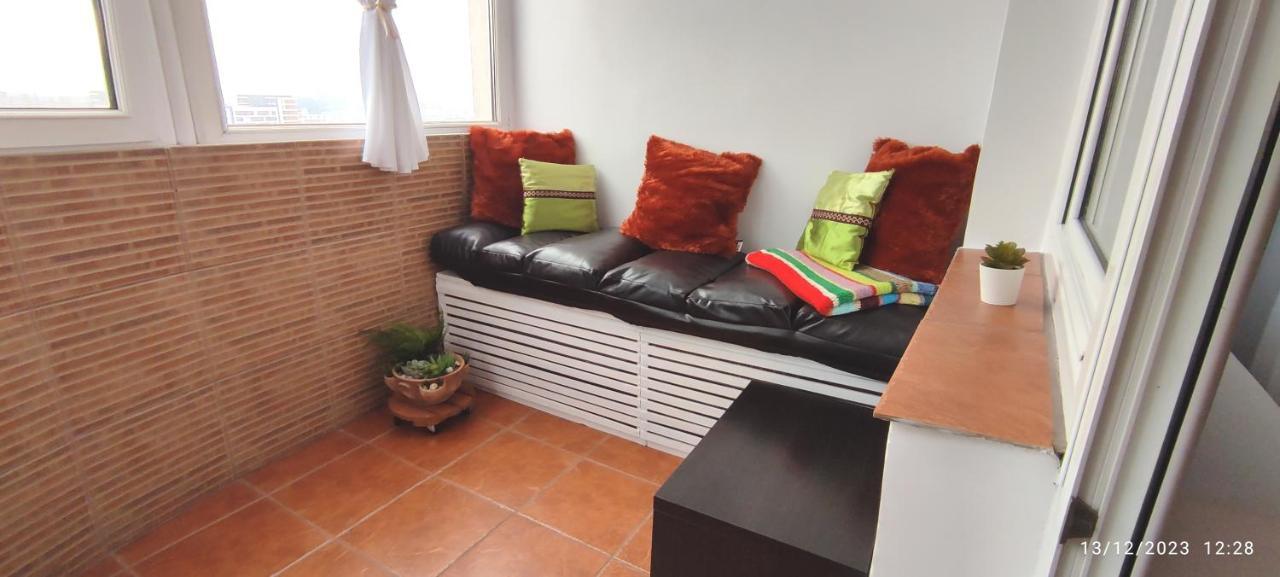 Platinum Apartment - Apartament Cu 3 Camere, 2 Dormitoare, 2 Bai, Bucatarie Complet Utilata, 2 Balcoane Bucharest Luaran gambar