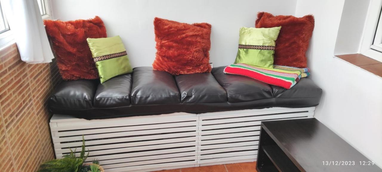 Platinum Apartment - Apartament Cu 3 Camere, 2 Dormitoare, 2 Bai, Bucatarie Complet Utilata, 2 Balcoane Bucharest Luaran gambar