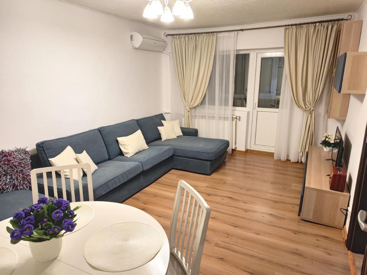 Platinum Apartment - Apartament Cu 3 Camere, 2 Dormitoare, 2 Bai, Bucatarie Complet Utilata, 2 Balcoane Bucharest Luaran gambar