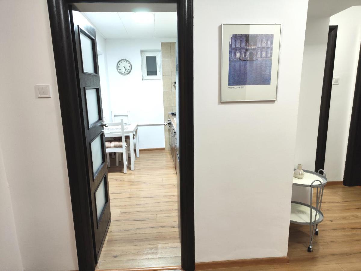 Platinum Apartment - Apartament Cu 3 Camere, 2 Dormitoare, 2 Bai, Bucatarie Complet Utilata, 2 Balcoane Bucharest Luaran gambar