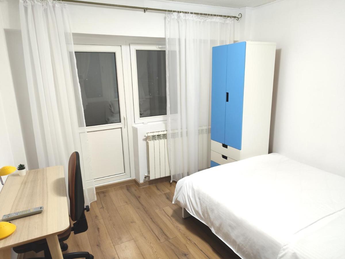 Platinum Apartment - Apartament Cu 3 Camere, 2 Dormitoare, 2 Bai, Bucatarie Complet Utilata, 2 Balcoane Bucharest Luaran gambar