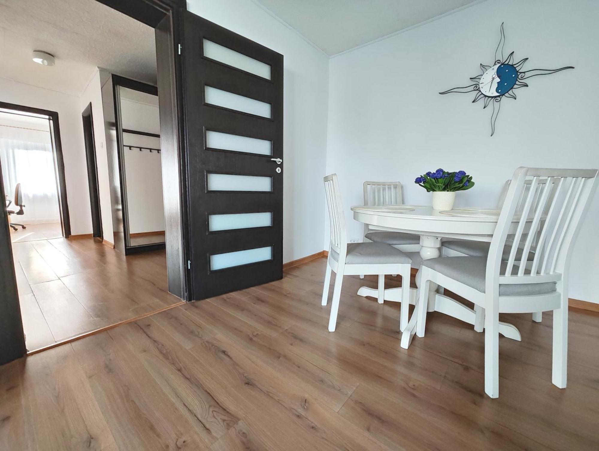 Platinum Apartment - Apartament Cu 3 Camere, 2 Dormitoare, 2 Bai, Bucatarie Complet Utilata, 2 Balcoane Bucharest Luaran gambar
