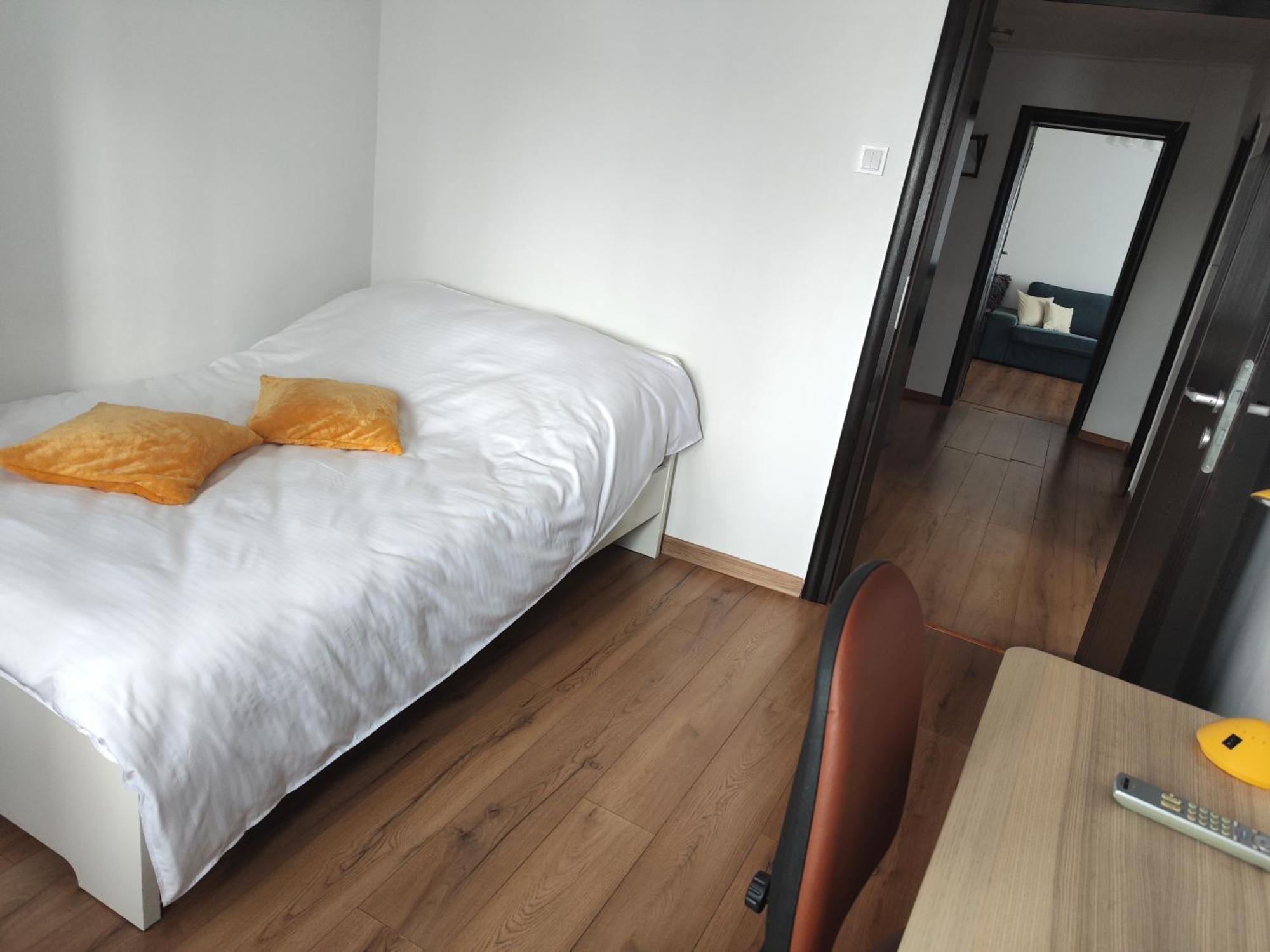Platinum Apartment - Apartament Cu 3 Camere, 2 Dormitoare, 2 Bai, Bucatarie Complet Utilata, 2 Balcoane Bucharest Luaran gambar