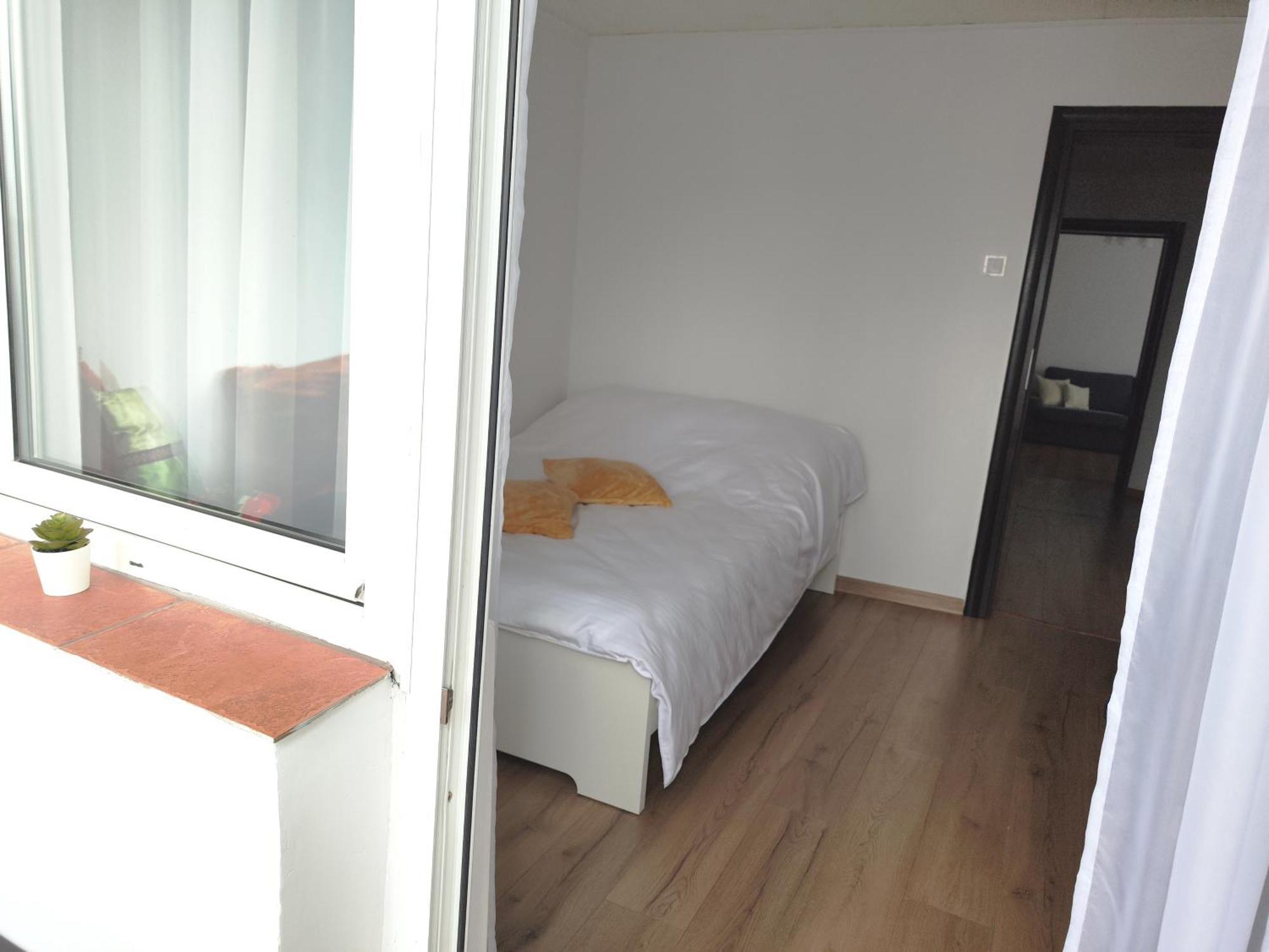 Platinum Apartment - Apartament Cu 3 Camere, 2 Dormitoare, 2 Bai, Bucatarie Complet Utilata, 2 Balcoane Bucharest Luaran gambar